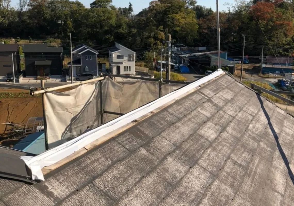 コロニアル屋根の塗装工事・棟板金補修のご依頼 | 千葉市緑区おゆみ町